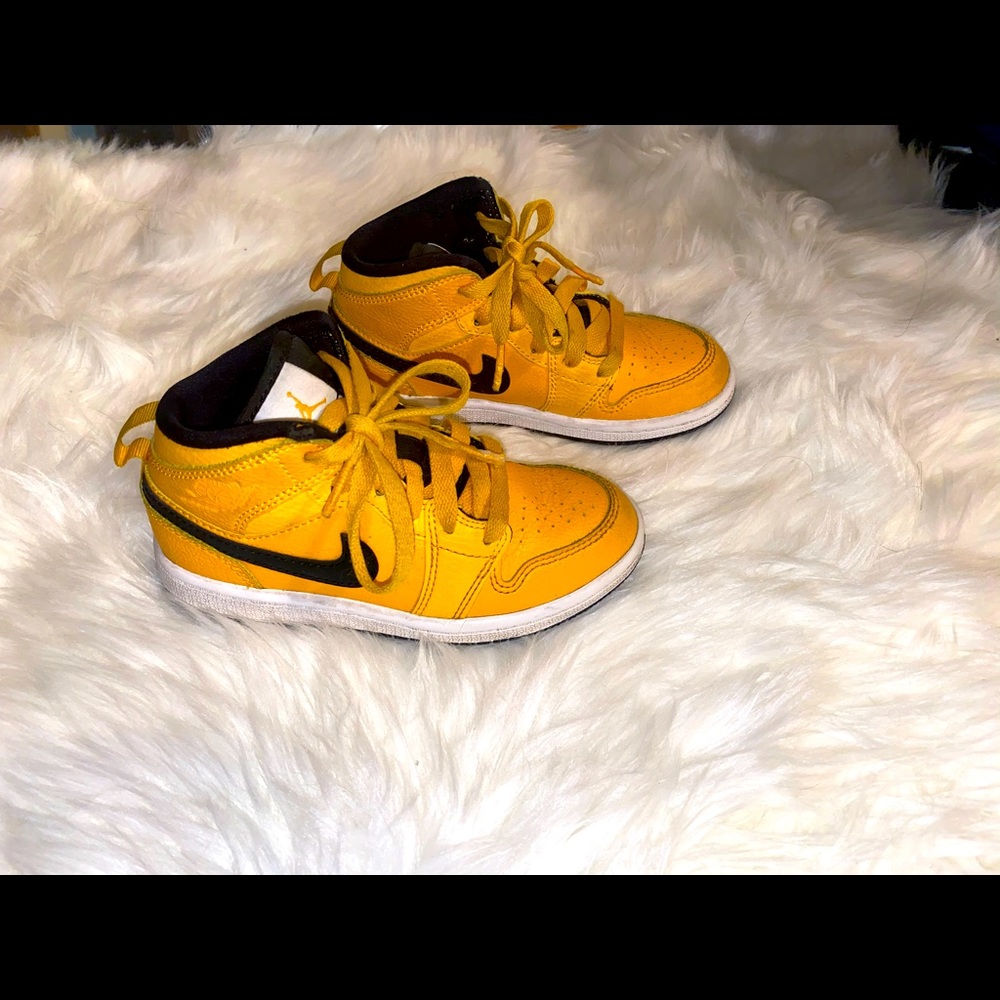 Super cute Jordan’s! 1s! Boys or girls